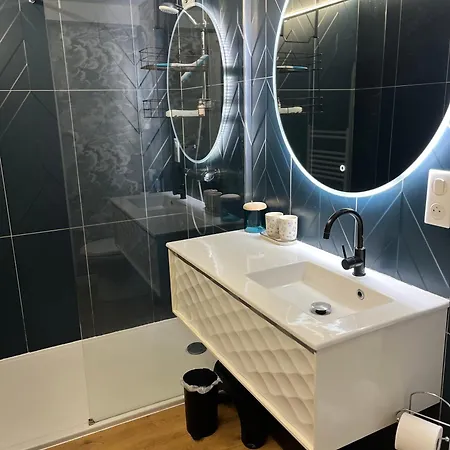 Proche Grotte De Matata *