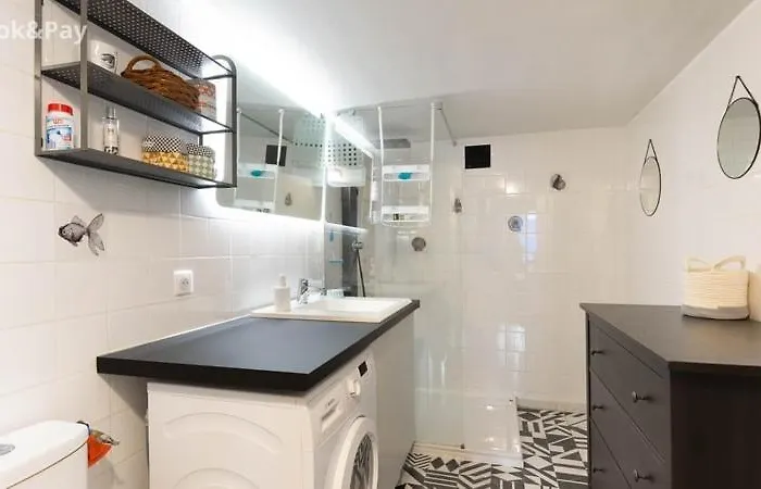 Proche Grotte De Matata *