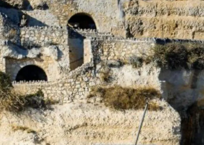 Proche Grotte De Matata
