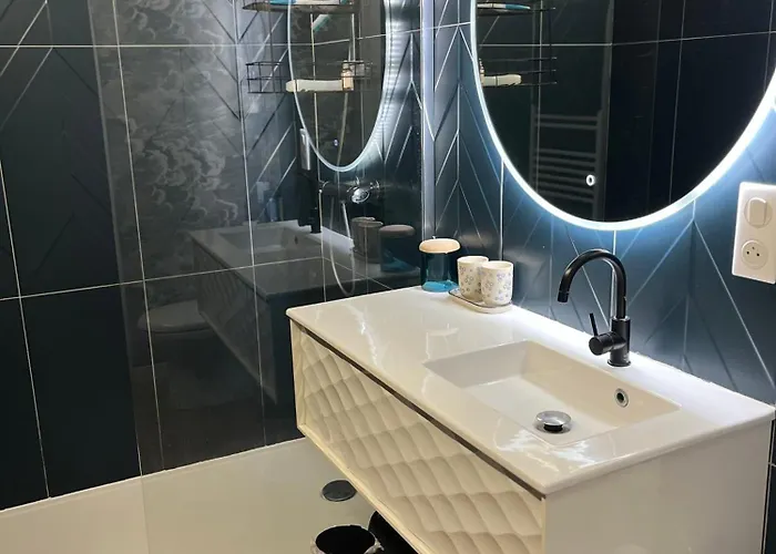 Proche Grotte De Matata *